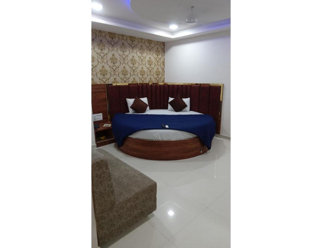 Hotel Paradise, Naroda Ahmedabad Esterno foto