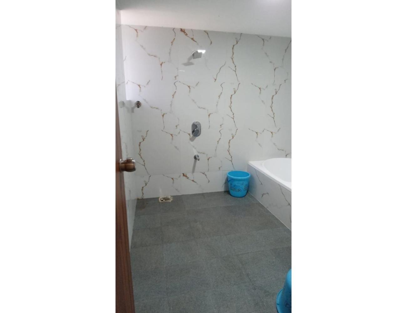 Hotel Paradise, Naroda Ahmedabad Esterno foto