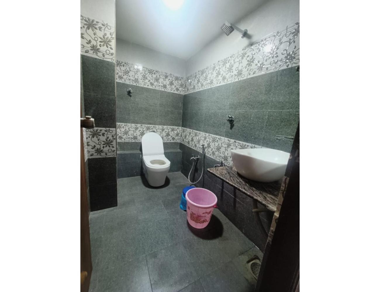 Hotel Paradise, Naroda Ahmedabad Esterno foto