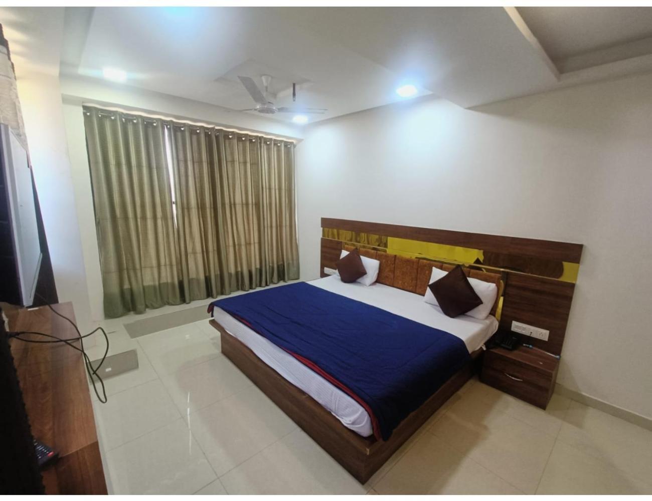 Hotel Paradise, Naroda Ahmedabad Esterno foto