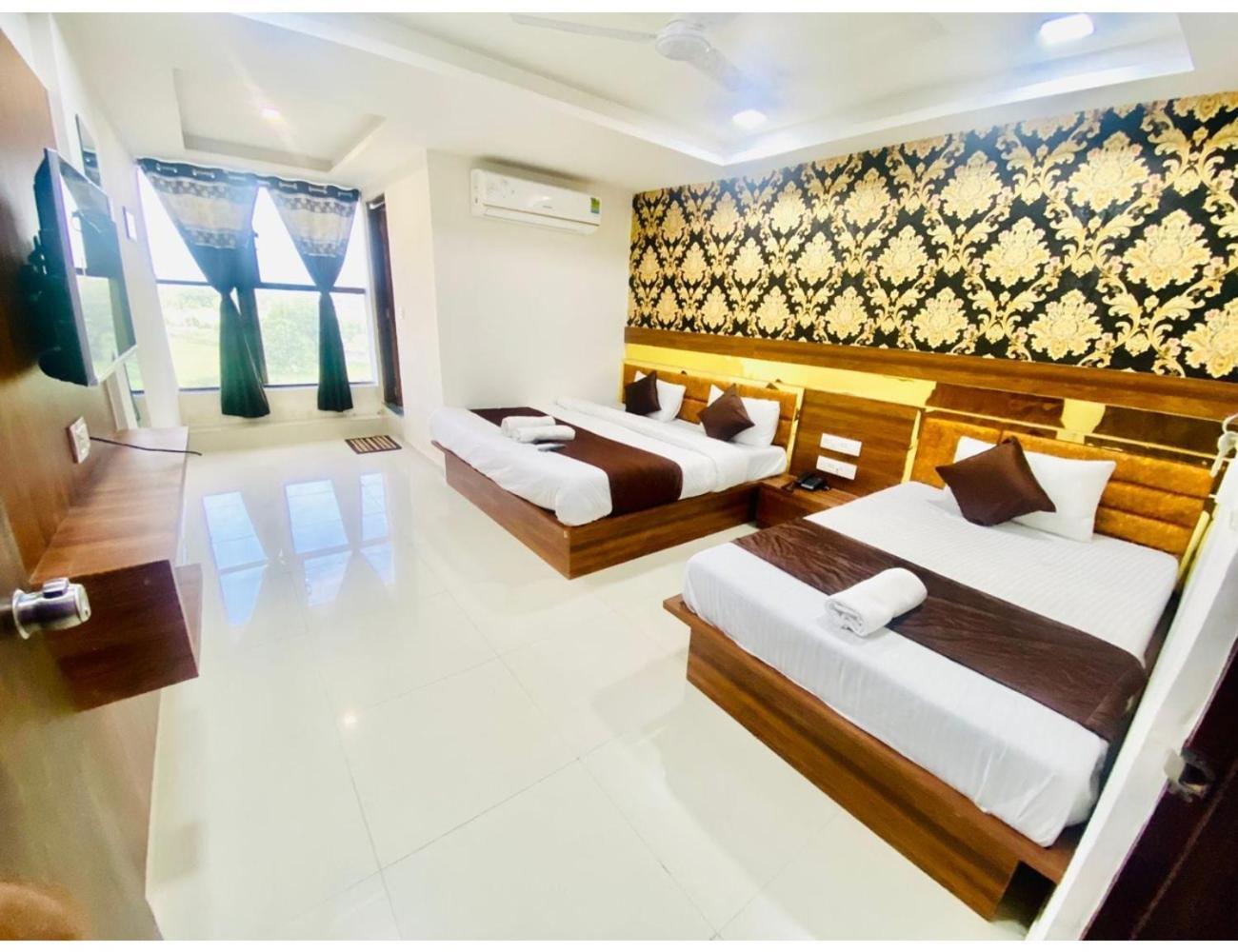 Hotel Paradise, Naroda Ahmedabad Esterno foto