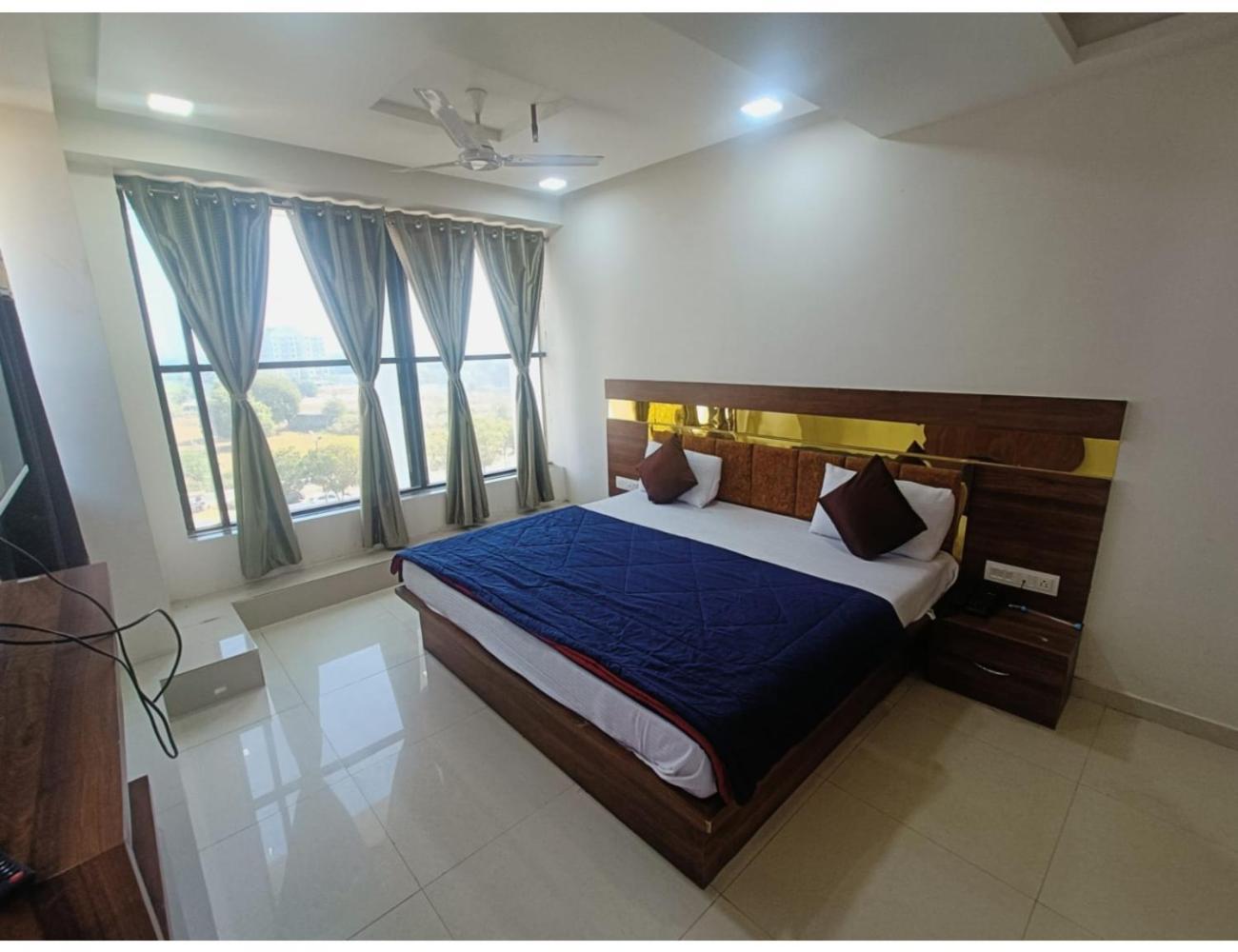 Hotel Paradise, Naroda Ahmedabad Esterno foto