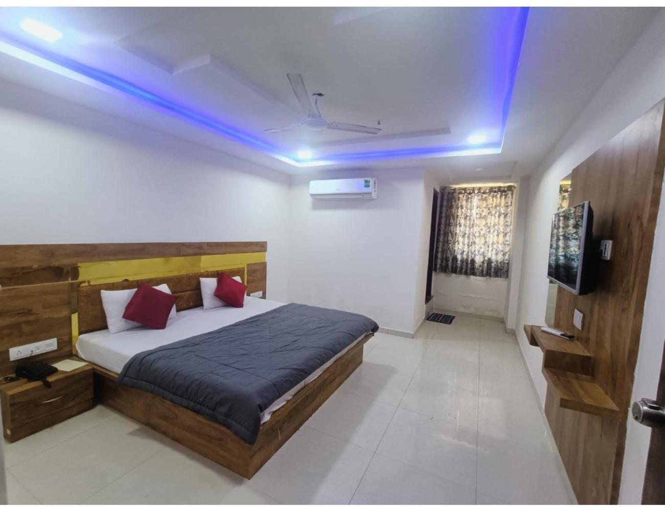 Hotel Paradise, Naroda Ahmedabad Esterno foto