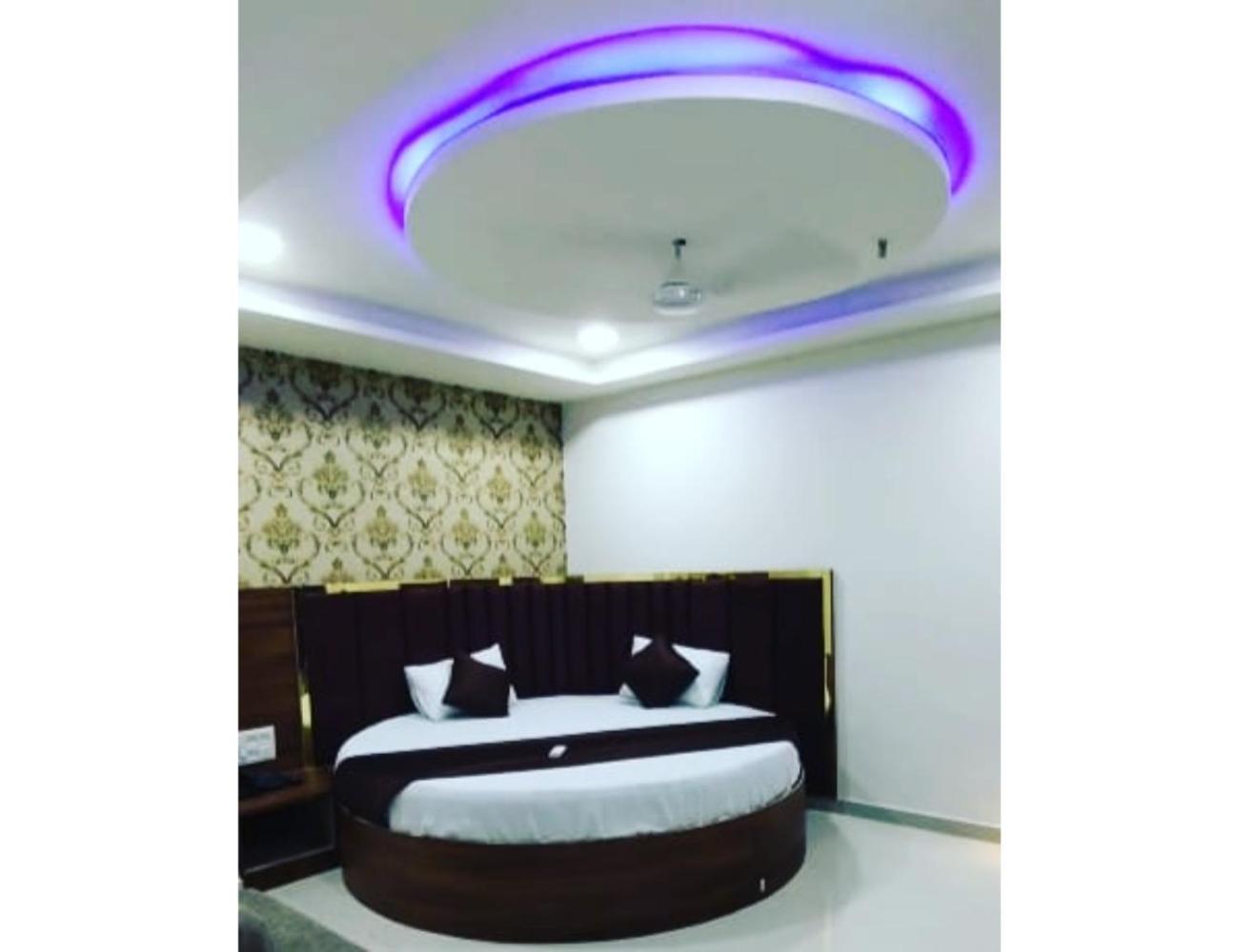 Hotel Paradise, Naroda Ahmedabad Esterno foto