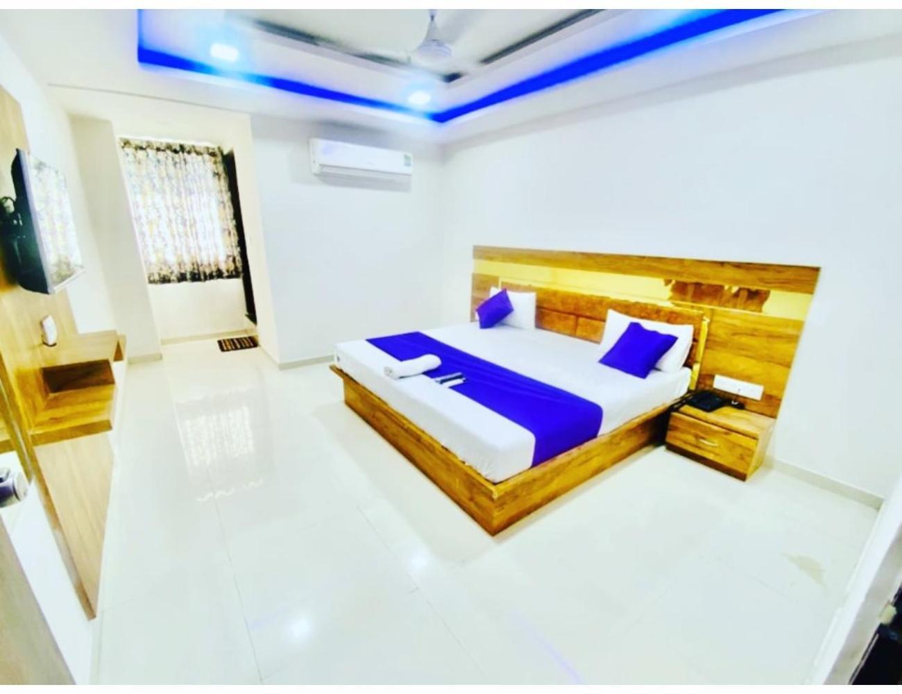 Hotel Paradise, Naroda Ahmedabad Esterno foto